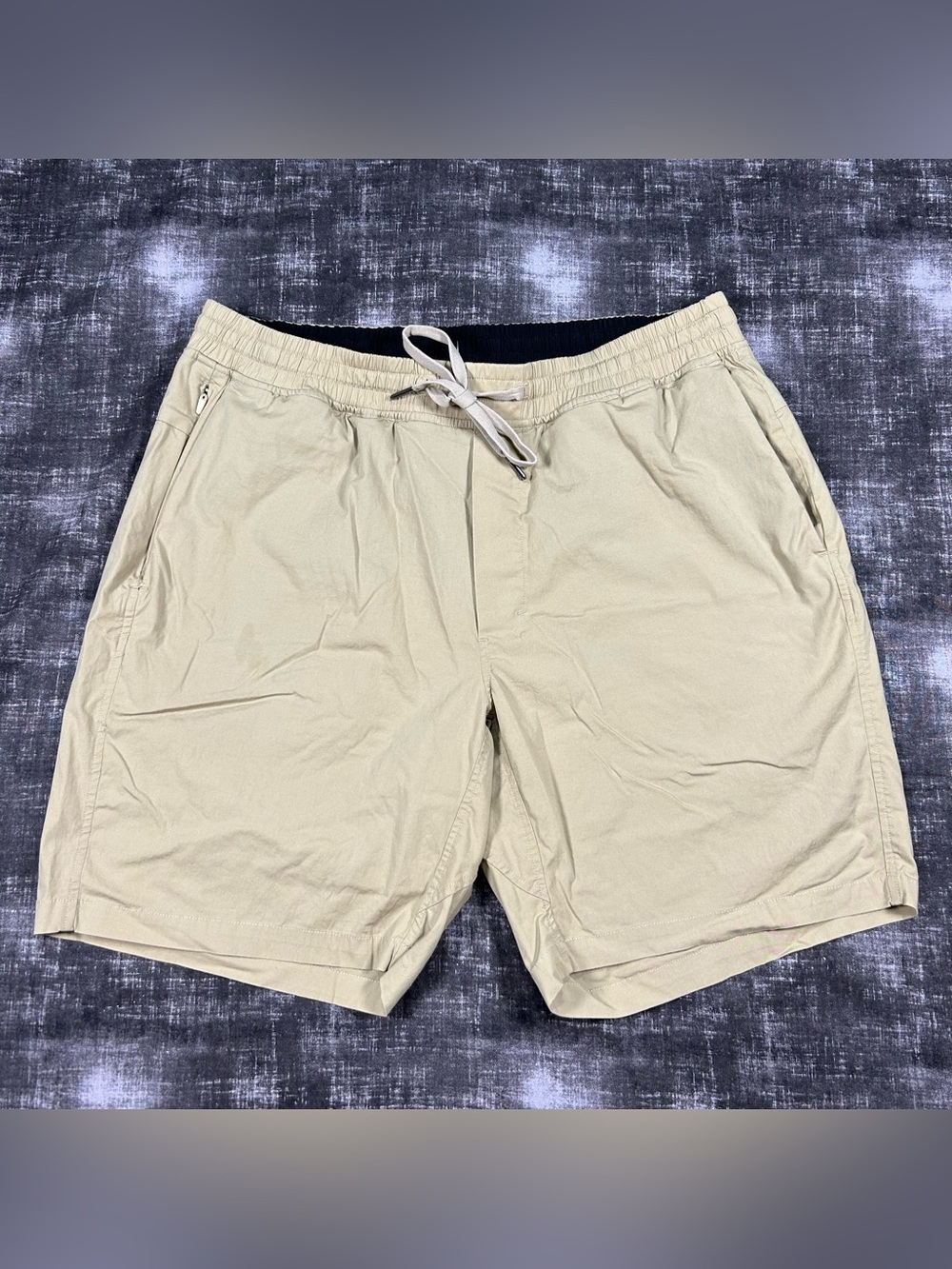 Lululemon Bowline 8” Shorts Men XL Sand Khaki Active Performance Stretch Ripstop